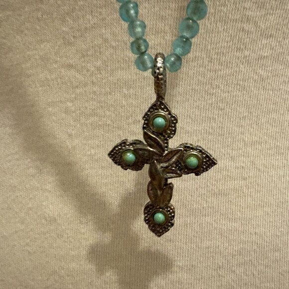 Gerard Yosca signed vintage aquamarine bead necklace with silver cross - Picture 1 of 9